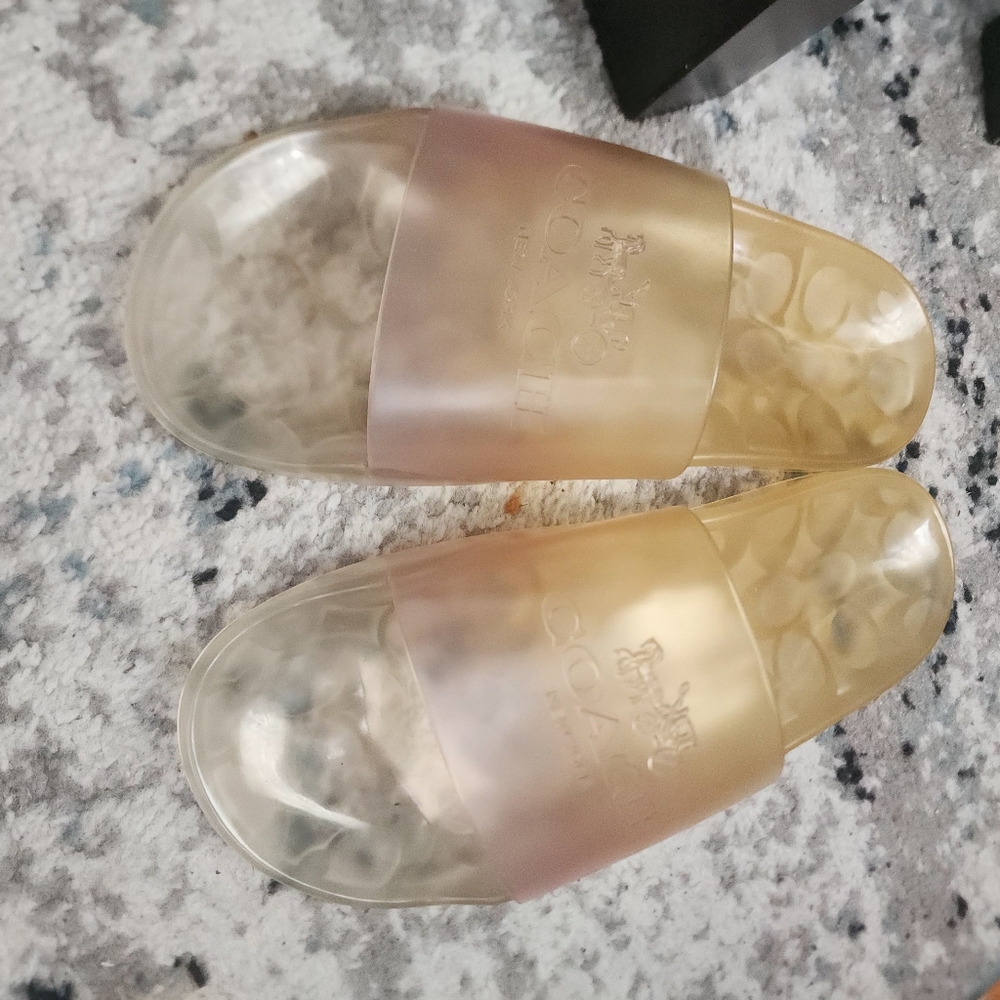 Coach Gold Sandals Elegant Slip-On Design